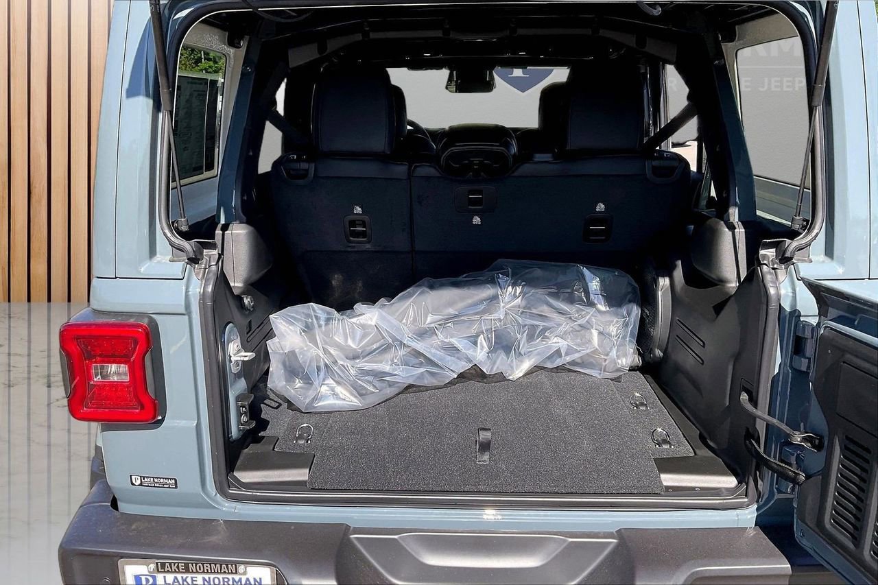 New 2026 Jeep Wrangler Sahara AWD/4WD image 25