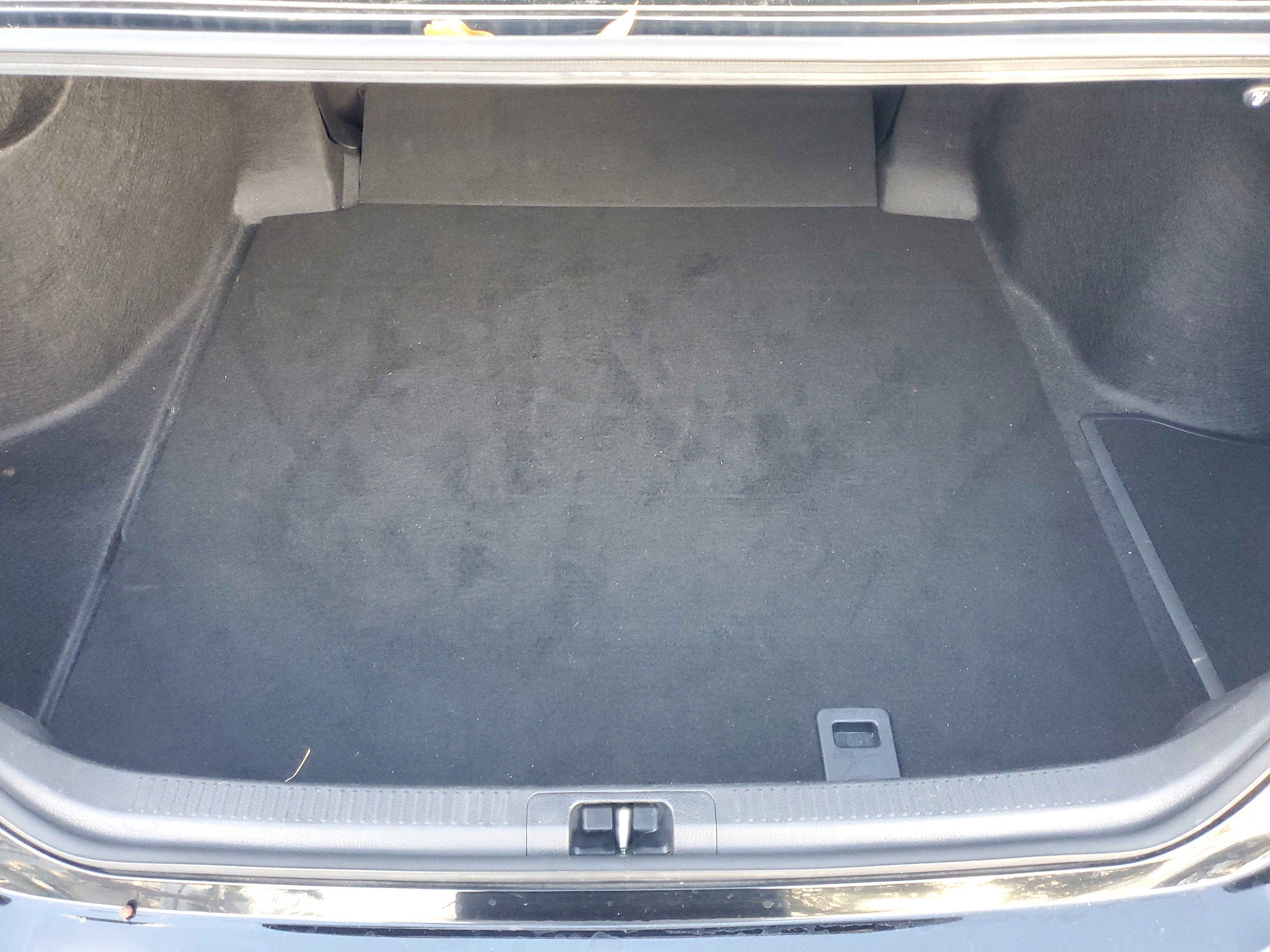 Used 2025 Toyota Camry LE image 9