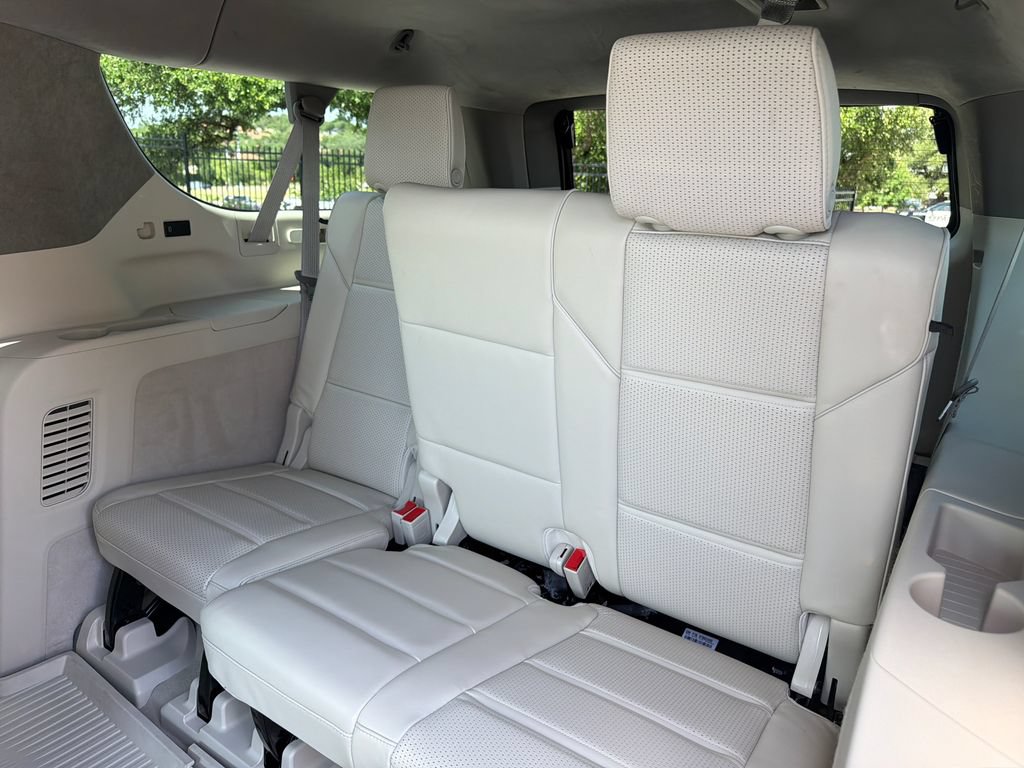 Used 2024 Cadillac Escalade ESV Sport Platinum w/ LPO, Floor Liner Package AWD/4WD image 40