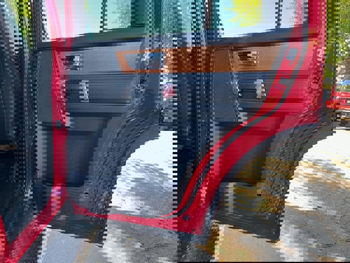 Used 2015 Land Rover LR4 HSE image 30