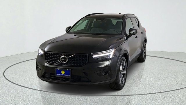 New 2026 Volvo XC40 B5 Plus w/ Protection Package Premier AWD/4WD image 2