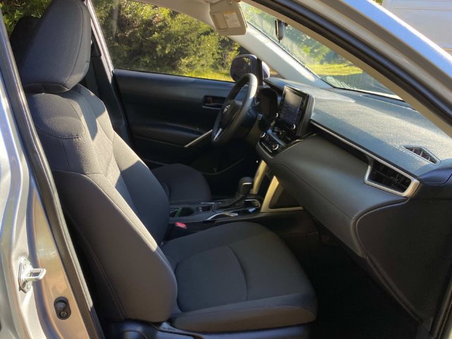 Used 2022 Toyota Corolla Cross LE FWD image 34