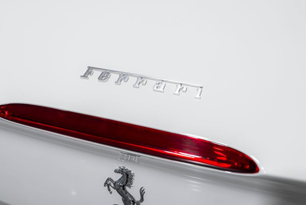 Used 2020 Ferrari Portofino RWD image 26