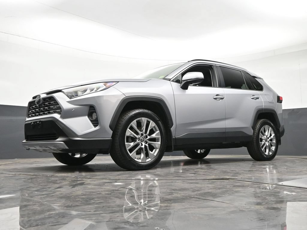 Used 2019 Toyota RAV4 Limited AWD/4WD image 24