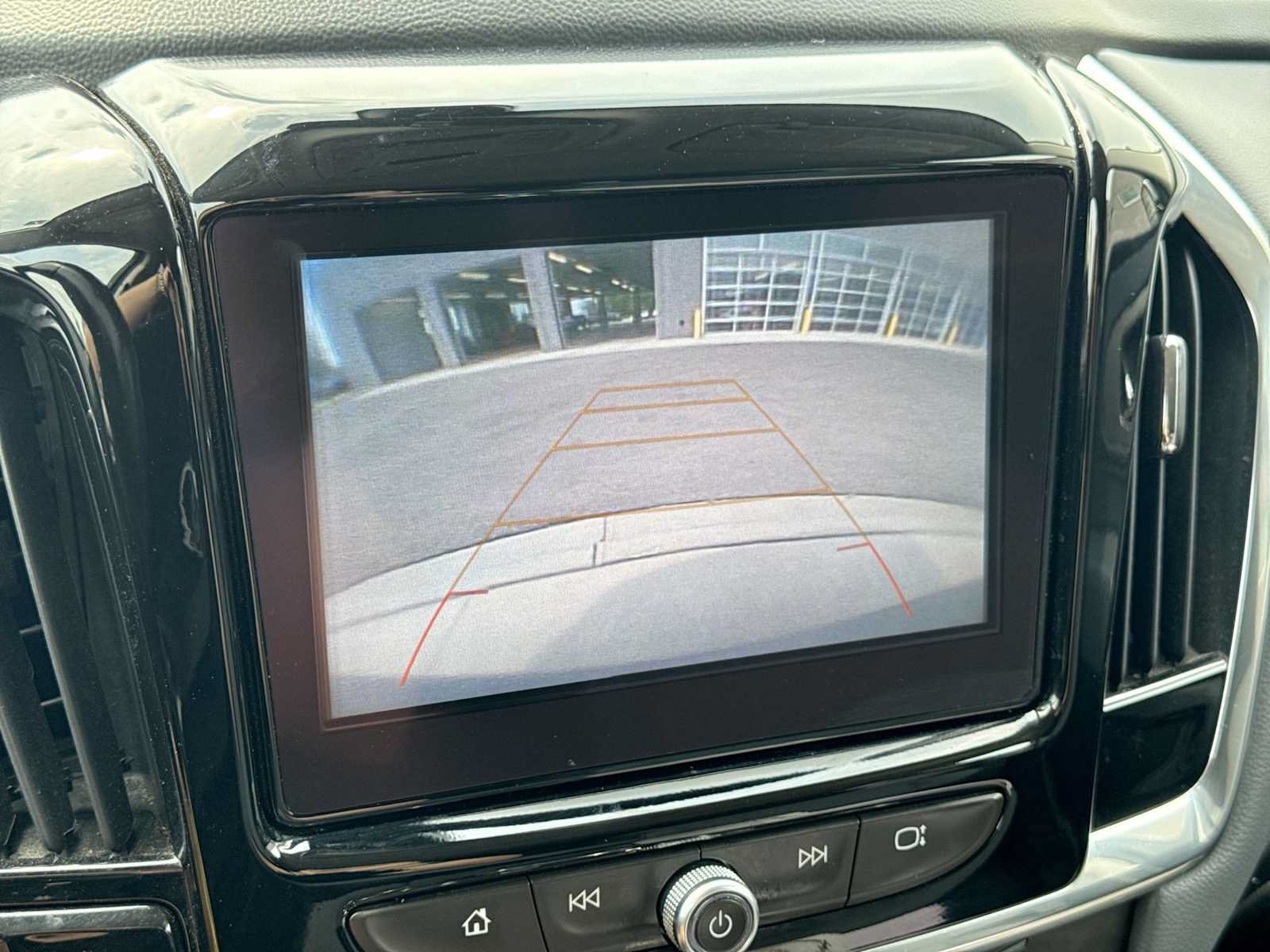 Used 2018 Chevrolet Traverse LT AWD/4WD image 29