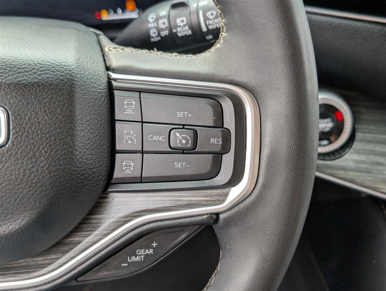 Used 2024 Jeep Wagoneer Series II w/ Flexible Seating Group image 24