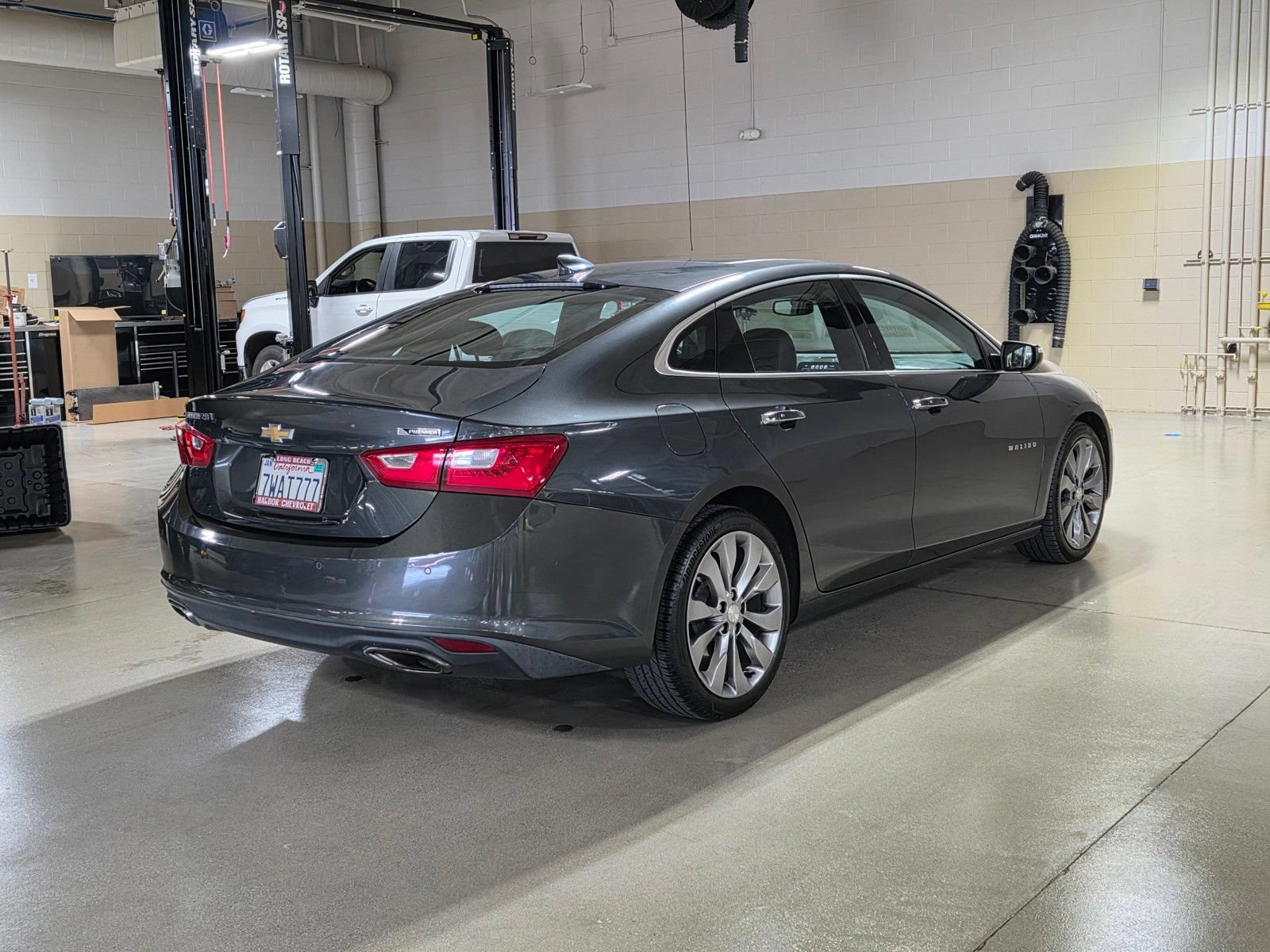 Used 2017 Chevrolet Malibu Premier w/ Premier Sun and Wheel Package FWD image 7