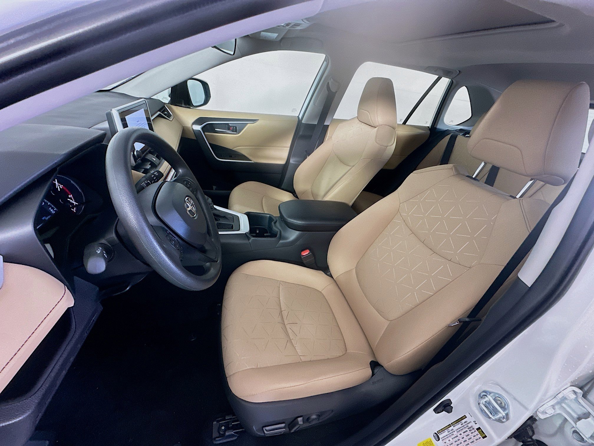 Used 2025 Toyota RAV4 XLE w/ Convenience Package image 13