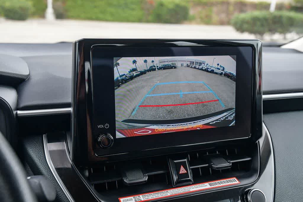 Used 2025 Toyota Corolla LE FWD image 22