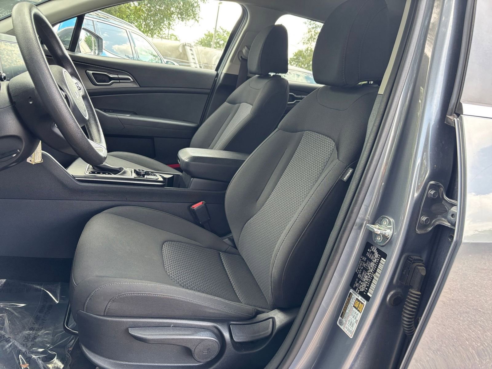 Used 2025 Kia Sportage LX FWD image 24