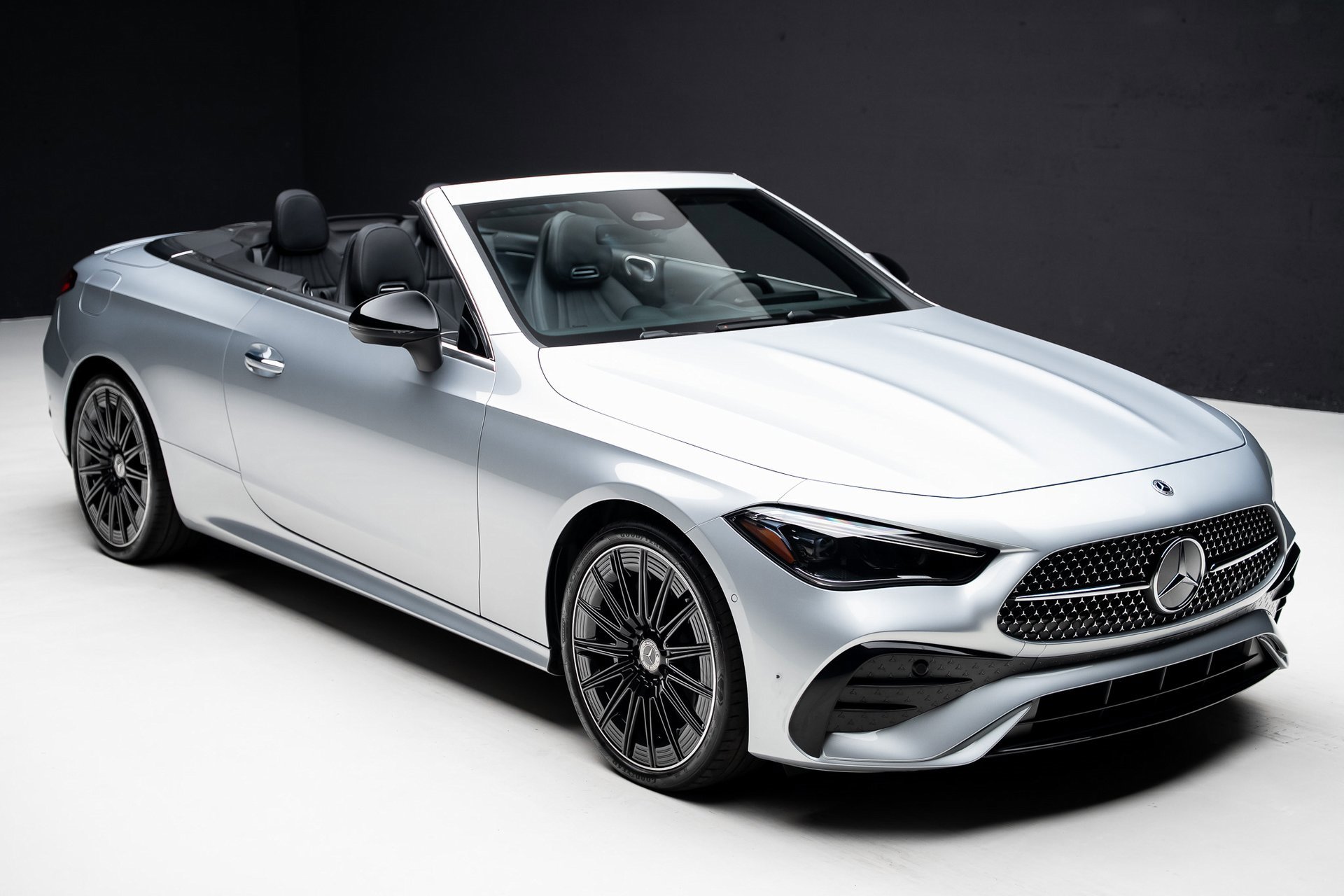 Used 2024 Mercedes-Benz CLE 300 4MATIC Cabriolet image 43