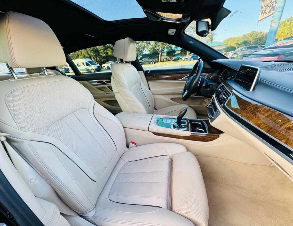 Used 2017 BMW 740i image 17