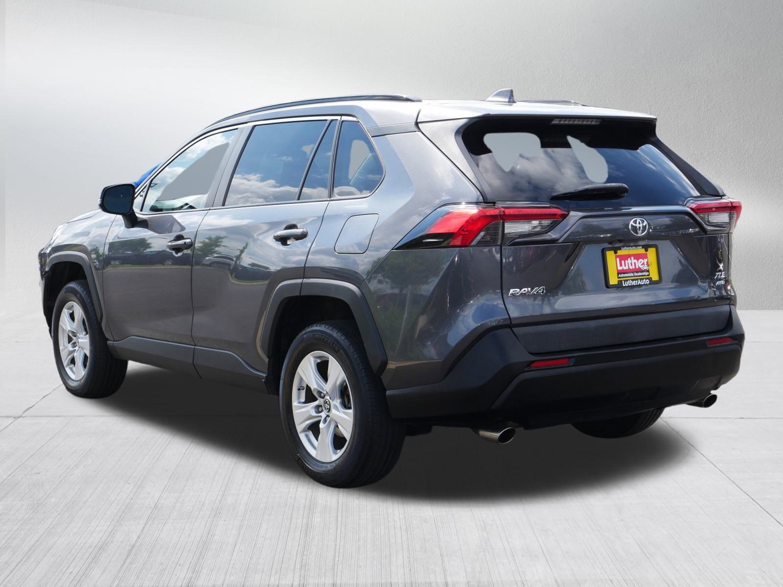 Used 2019 Toyota RAV4 XLE image 3