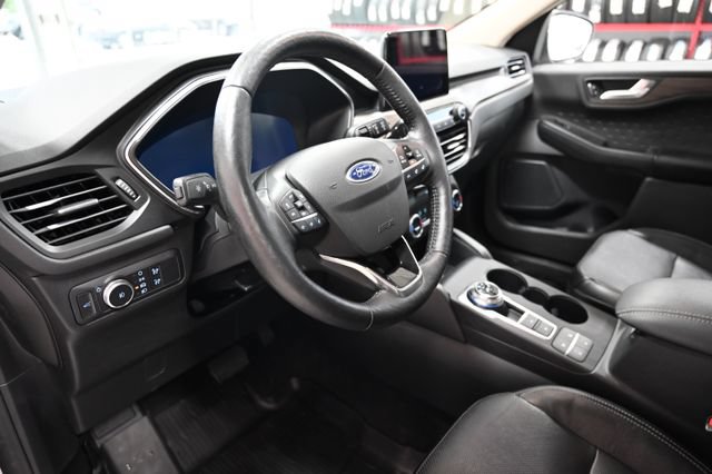 Used 2020 Ford Escape Titanium AWD/4WD image 23