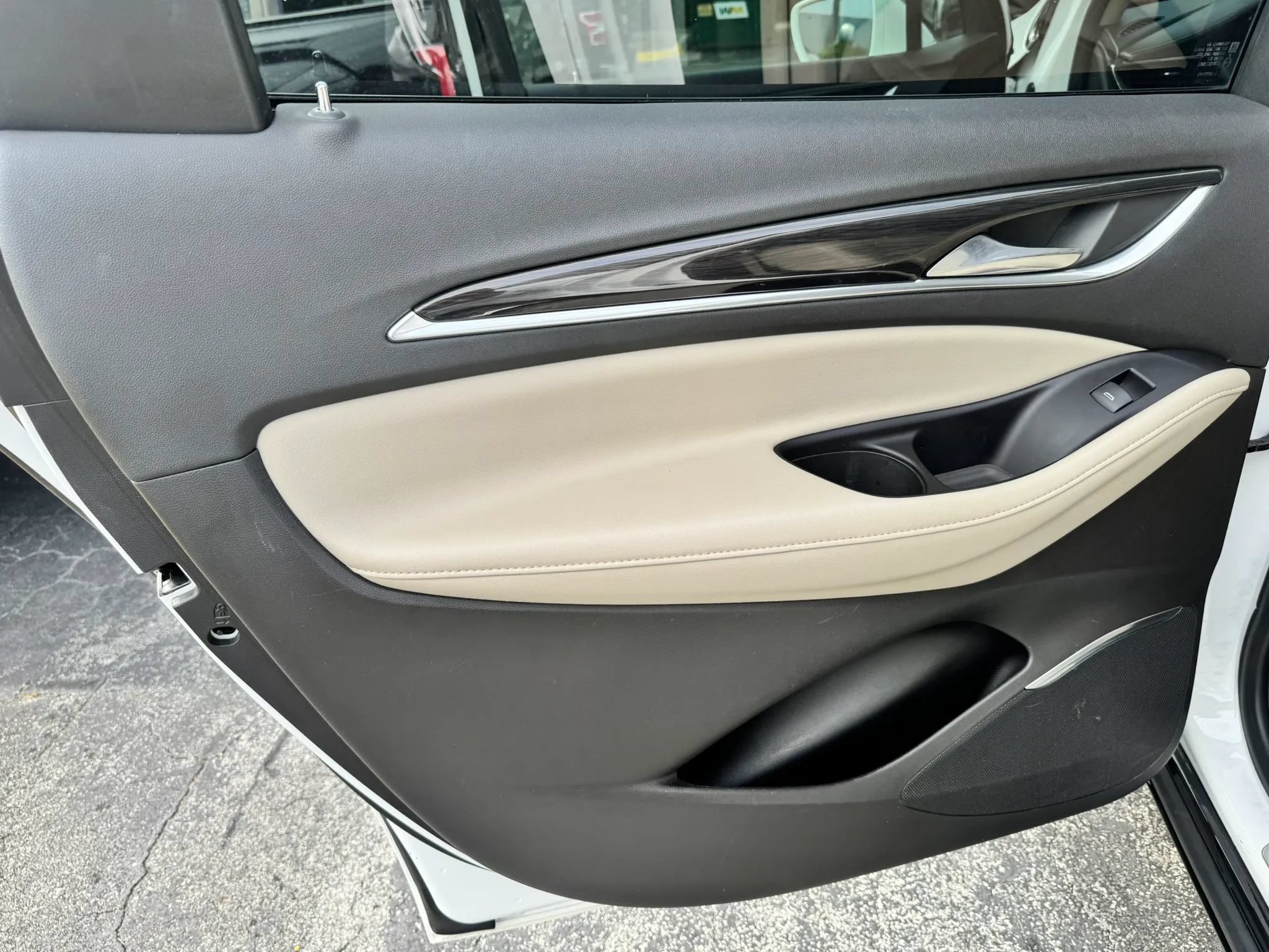 Used 2019 Buick Enclave Premium w/ Experience Buick Package FWD image 34