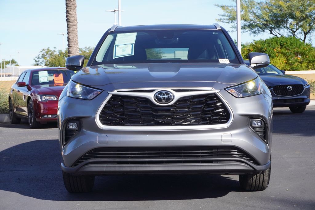 Used 2025 Toyota Highlander XLE image 5
