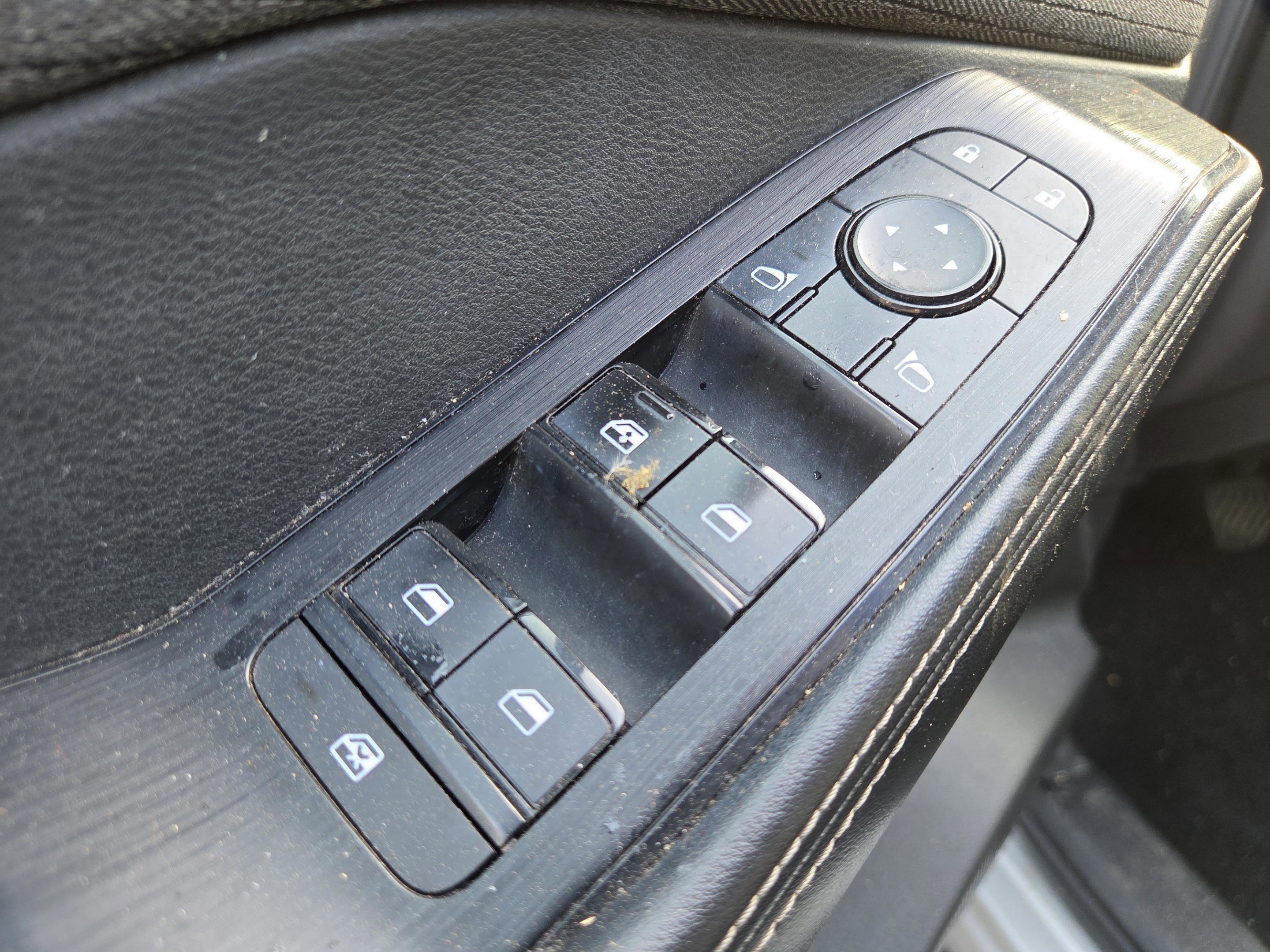 Used 2021 Nissan Rogue SV FWD image 35