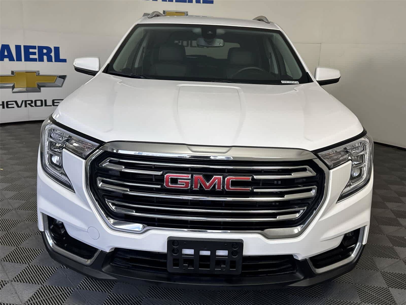 Used 2023 GMC Terrain SLT AWD/4WD image 8
