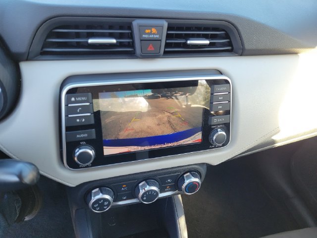 Used 2021 Nissan Versa SV FWD image 31