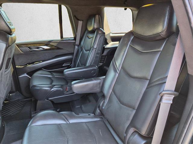 Used 2019 Cadillac Escalade Platinum AWD/4WD image 18