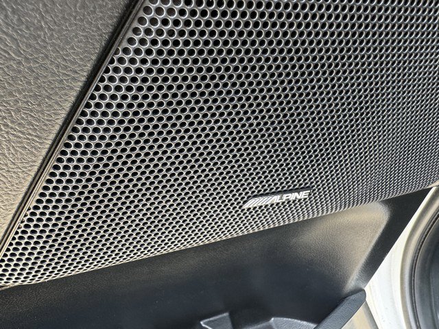 Used 2011 Land Rover LR2 HSE image 15