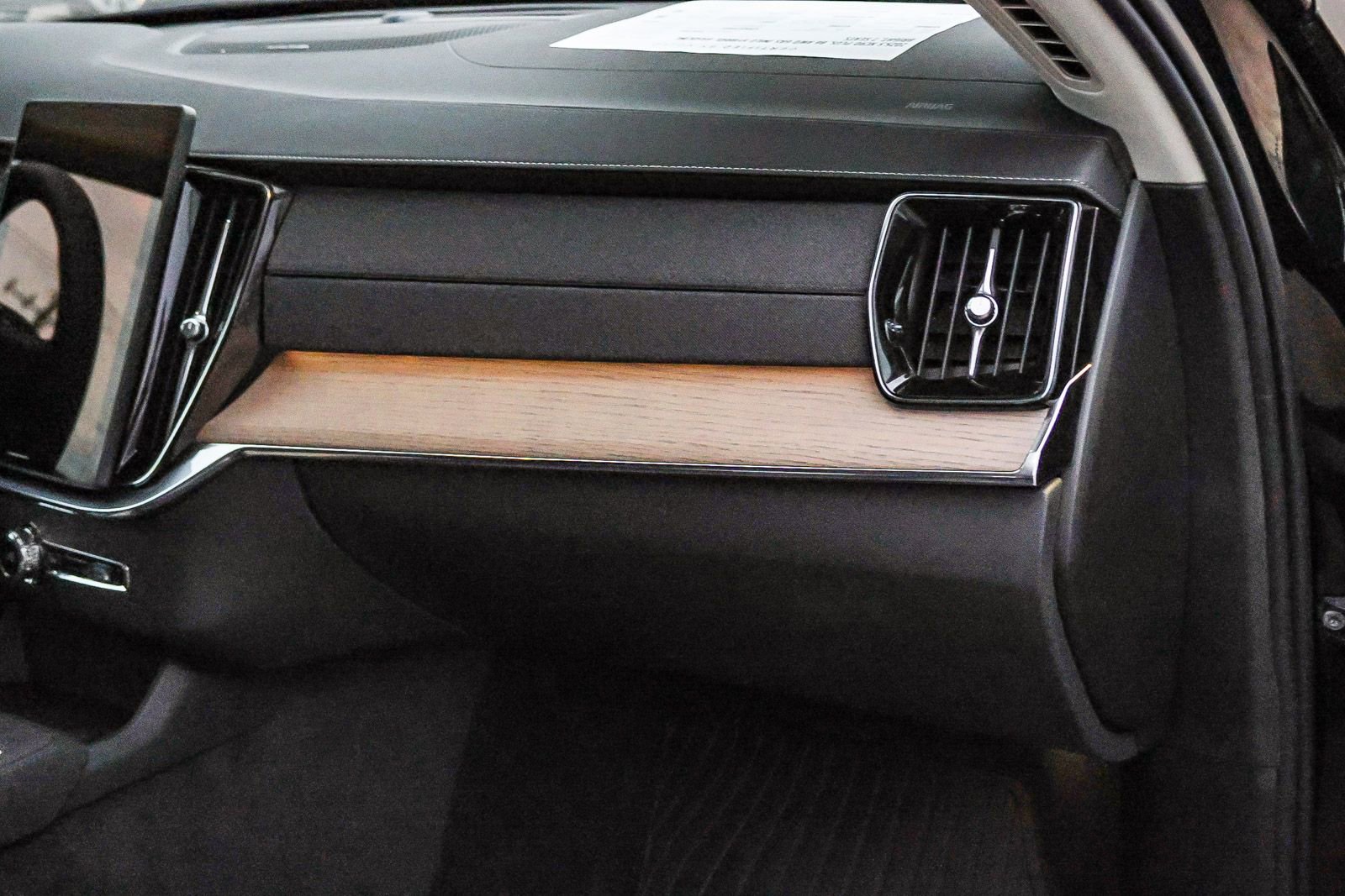 Used 2025 Volvo XC90 B6 Plus w/ Protection Package Premier image 19