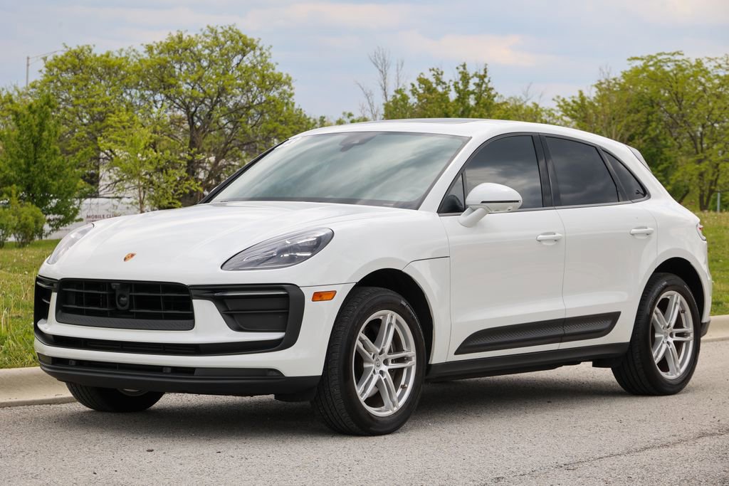 Certified 2023 Porsche Macan Turbo AWD/4WD image 19