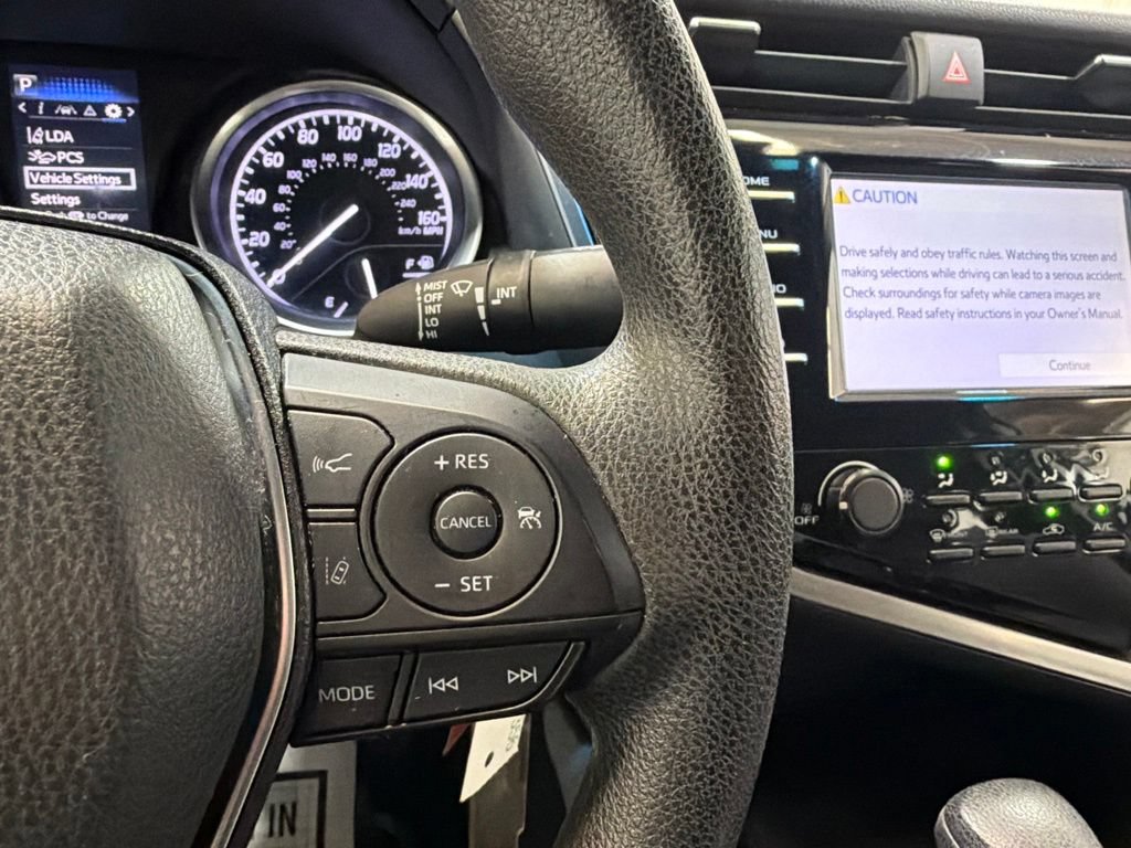 Used 2018 Toyota Camry LE FWD image 28
