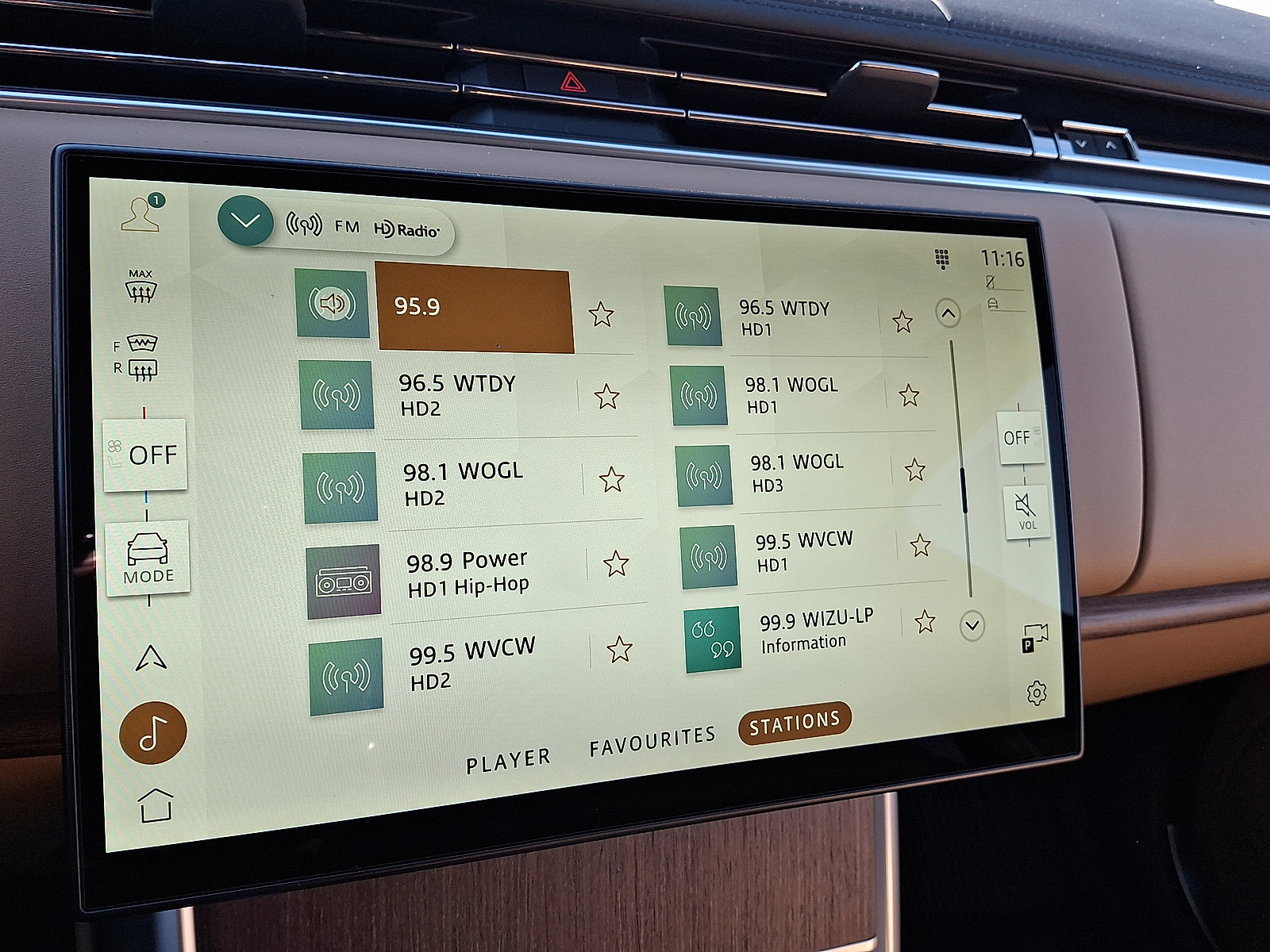 New 2026 Land Rover Range Rover SE image 8