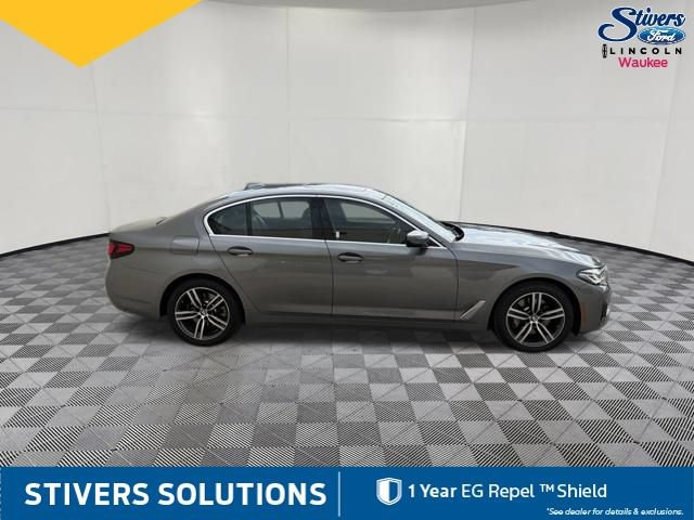 Used 2023 BMW 530i xDrive w/ Premium Package AWD/4WD image 5