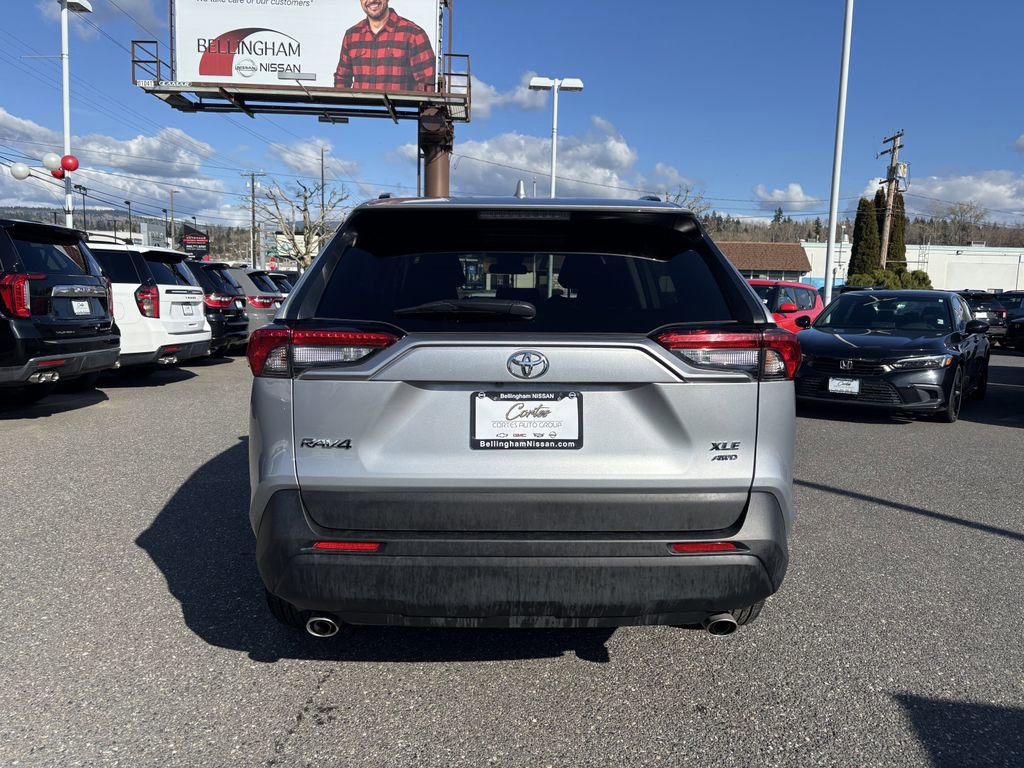 Used 2025 Toyota RAV4 XLE AWD/4WD image 8