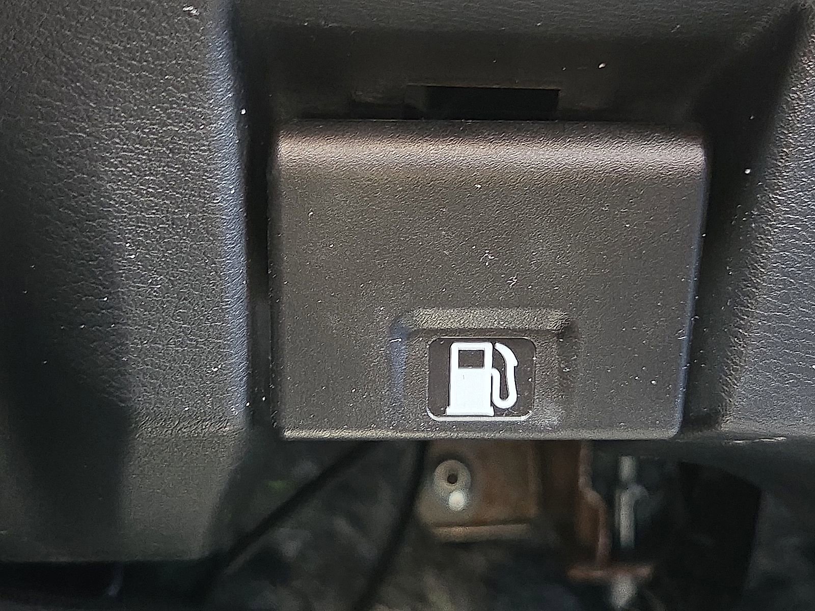 Used 2025 Nissan Altima 2.5 SV FWD image 22
