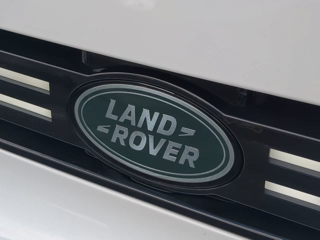 Certified 2025 Land Rover Defender 110 V8 AWD/4WD image 12