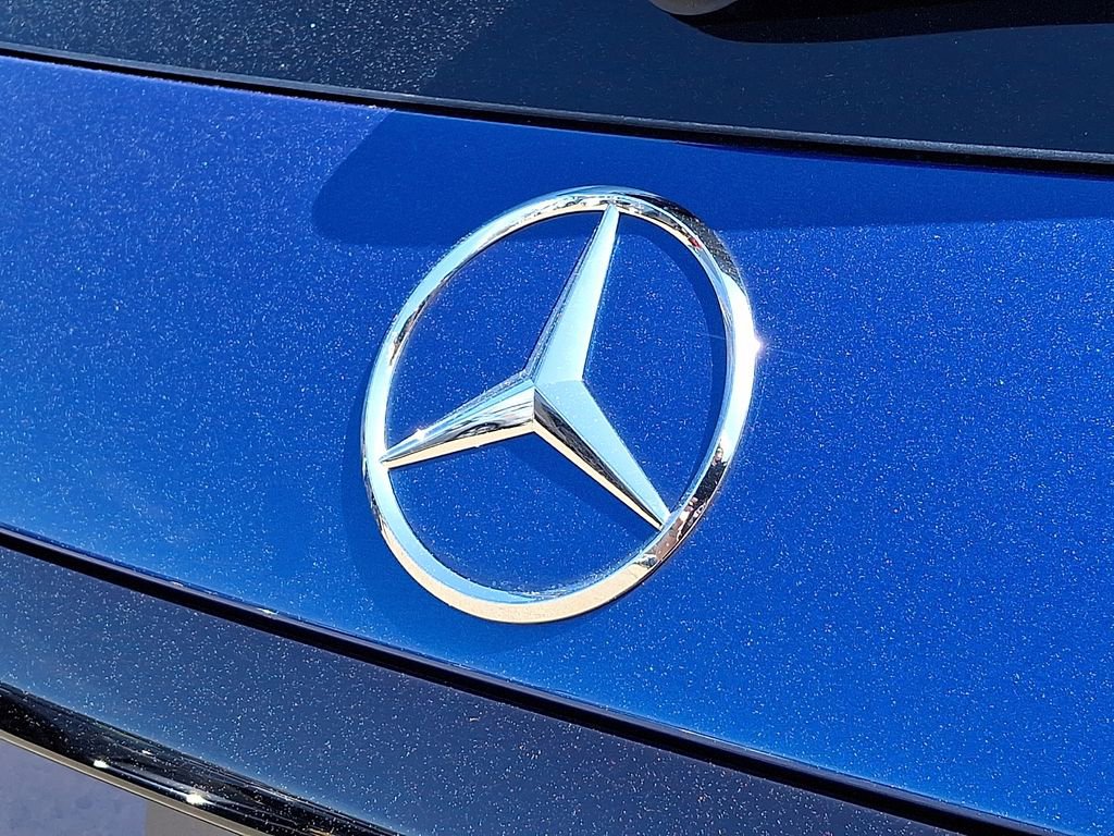 Used 2025 Mercedes-Benz GLC 300 4MATIC image 29