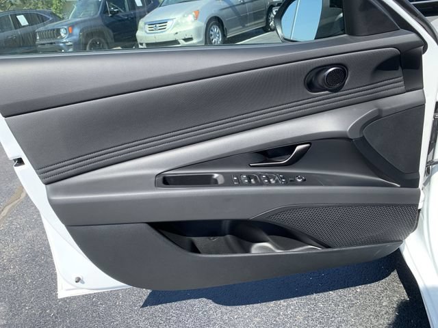 New 2026 Hyundai Elantra SEL Sport FWD image 36