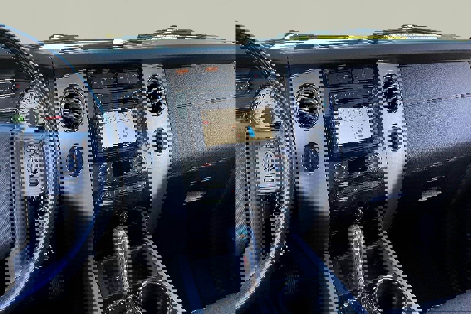 Used 2013 Ford Expedition Limited image 9