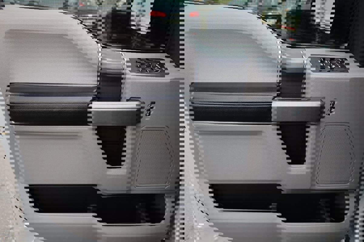 Used 2018 Ford F150 XLT w/ Equipment Group 301A Mid image 10