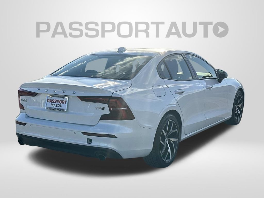 Used 2020 Volvo S60 T6 Momentum image 5