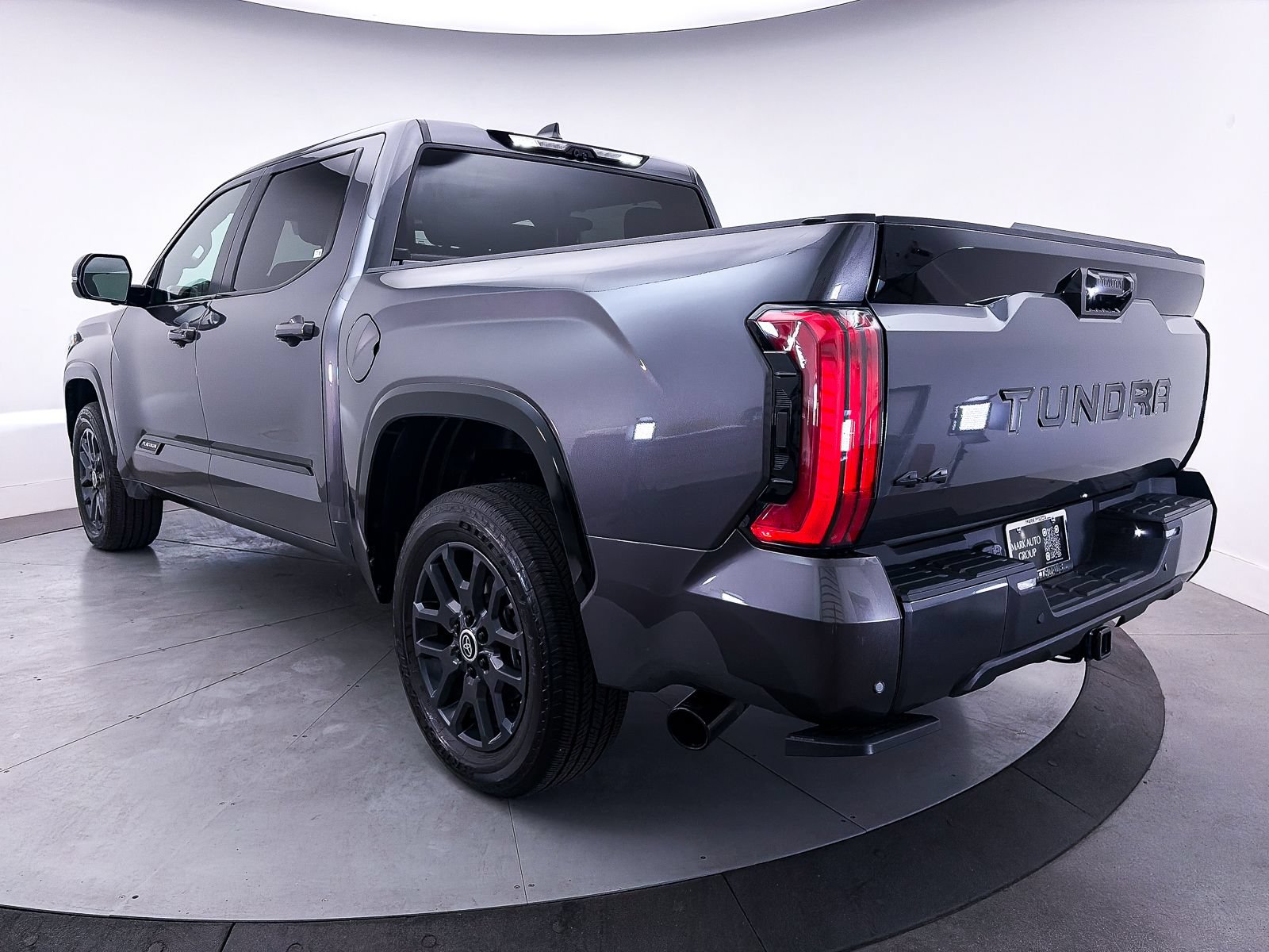 Used 2024 Toyota Tundra Platinum AWD/4WD image 16