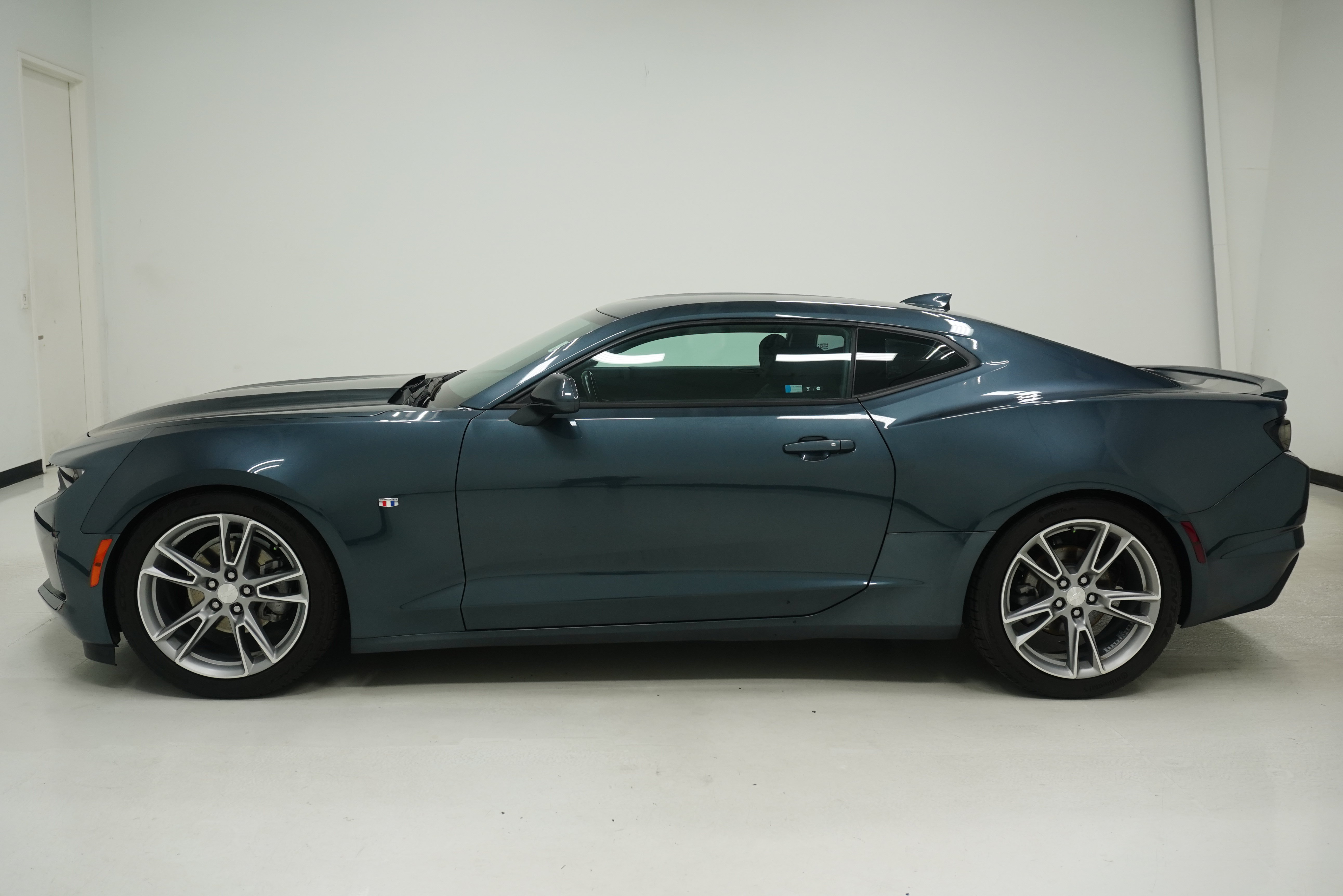 Used 2021 Chevrolet Camaro LT w/ RS Package RWD image 7