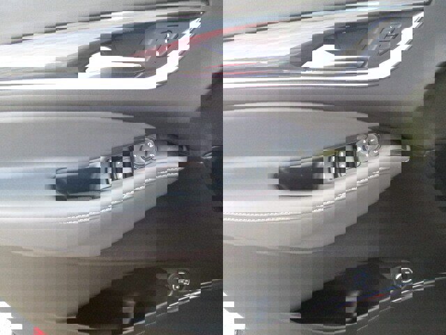 Used 2023 Buick Enclave Essence image 11