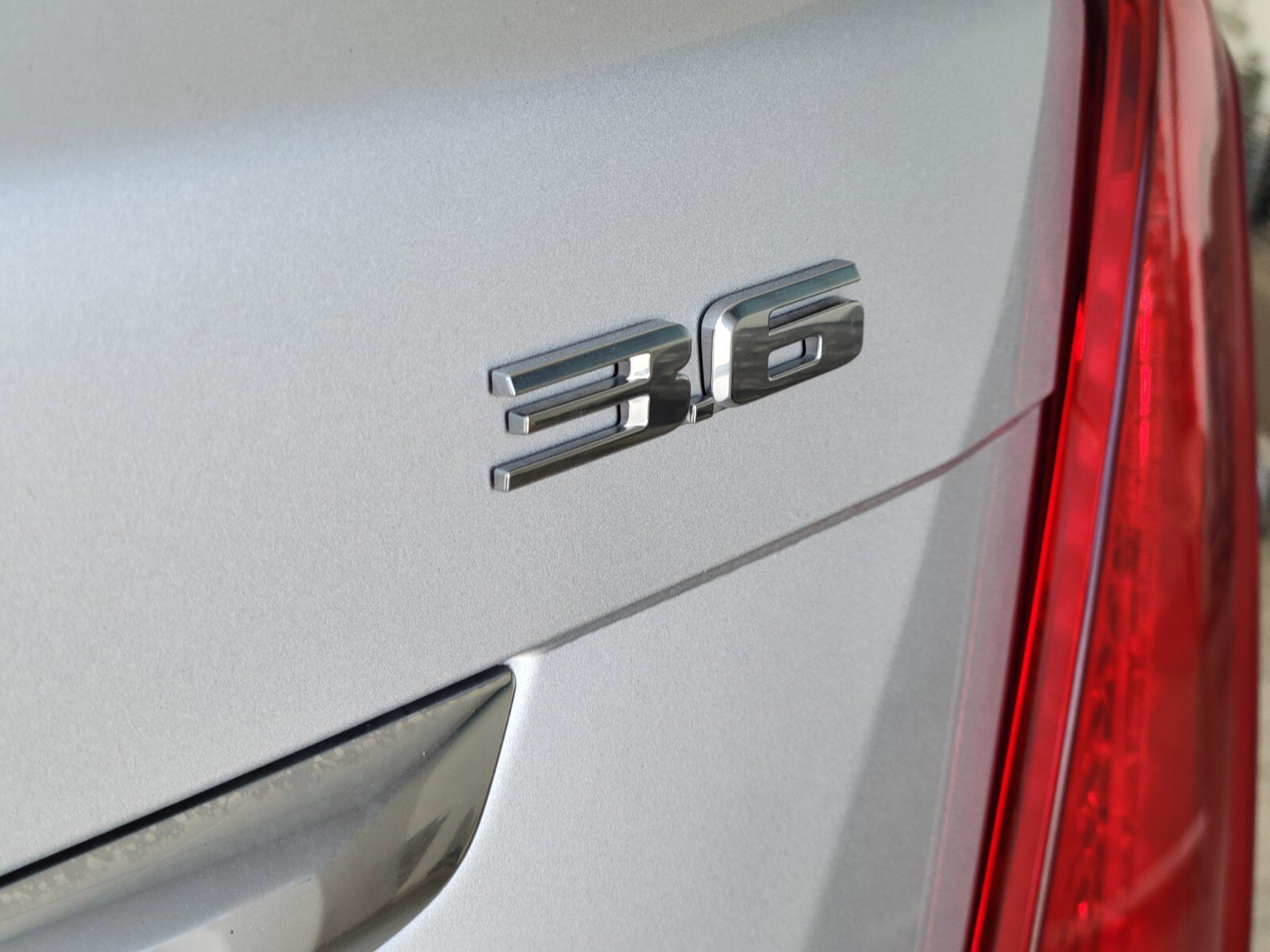 Used 2018 Cadillac XT5 Luxury w/ Driver Awareness Package image 5
