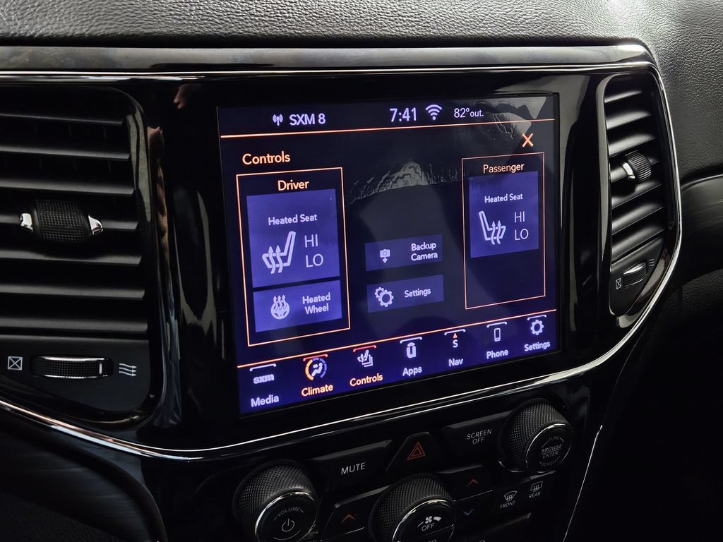 Used 2020 Jeep Grand Cherokee Altitude RWD image 12
