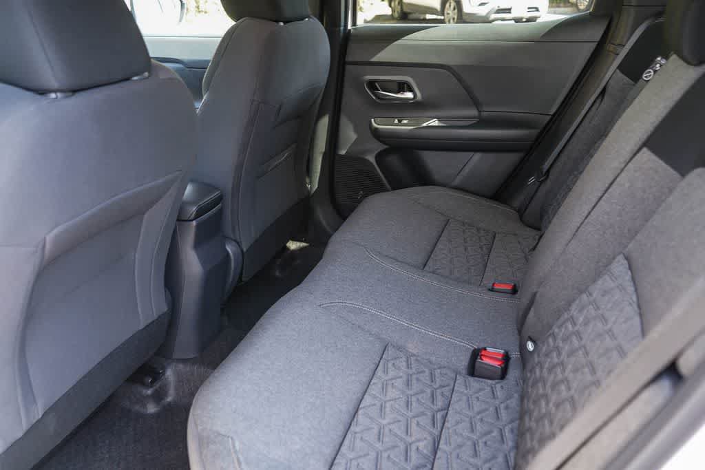 Used 2025 Nissan Kicks SV FWD image 17