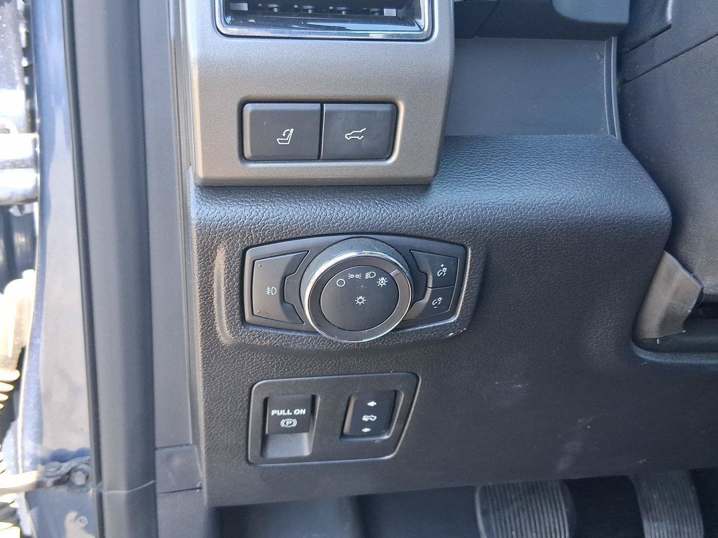 Used 2018 Ford Expedition Max XLT w/ Equipment Group 202A RWD image 20