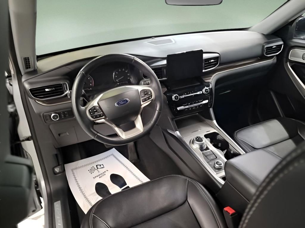Used 2023 Ford Explorer Limited image 28
