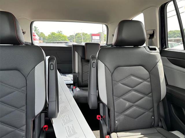 New 2024 Volkswagen Atlas Peak Edition SEL AWD/4WD image 19