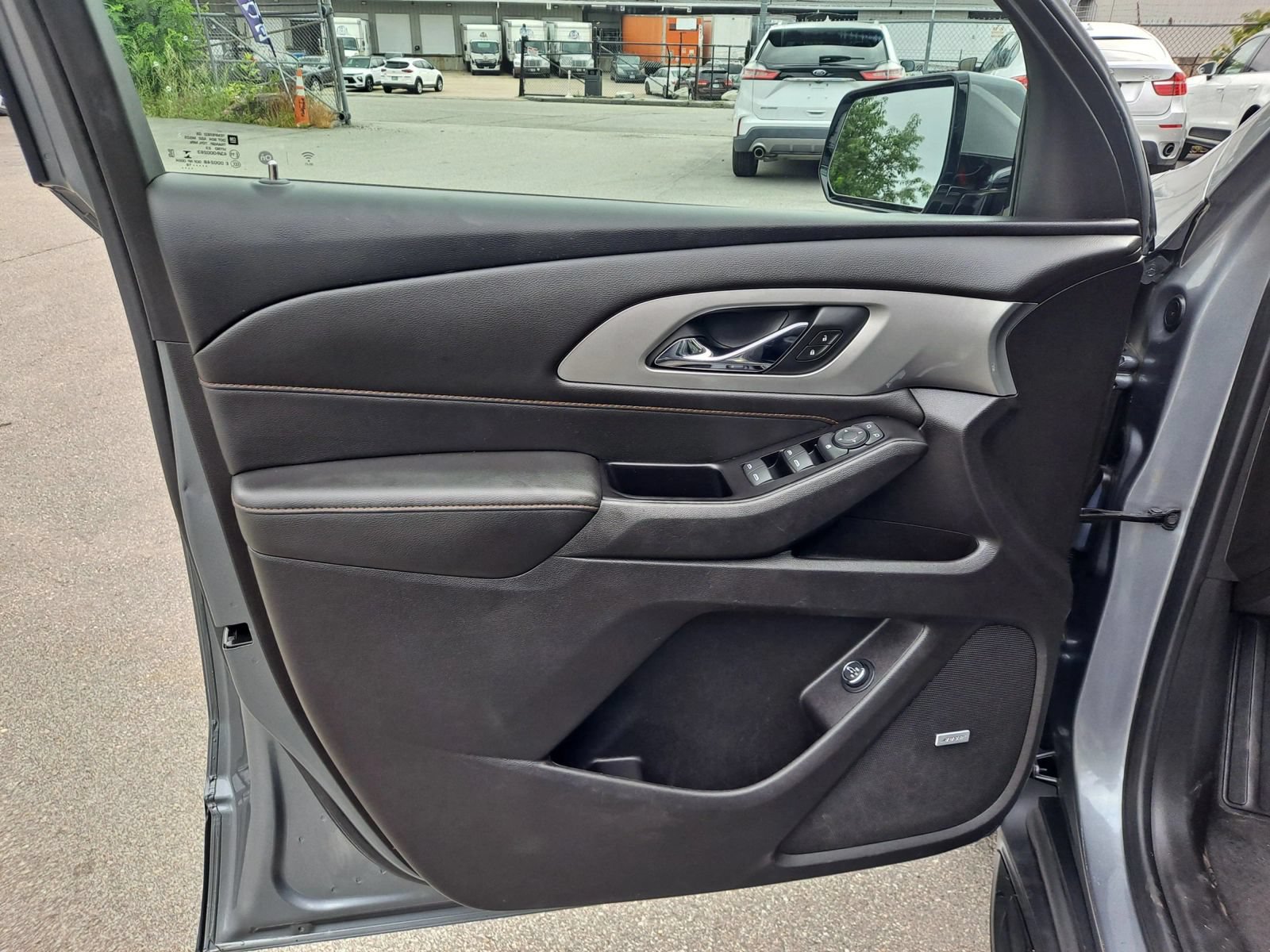 Used 2019 Chevrolet Traverse LT w/ LT Premium Package AWD/4WD image 11