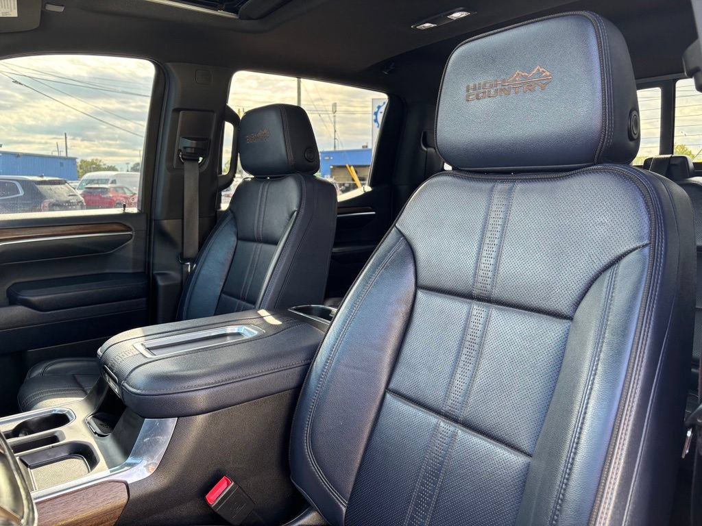 Used 2022 Chevrolet Silverado 1500 High Country w/ High Country Premium Package AWD/4WD image 11