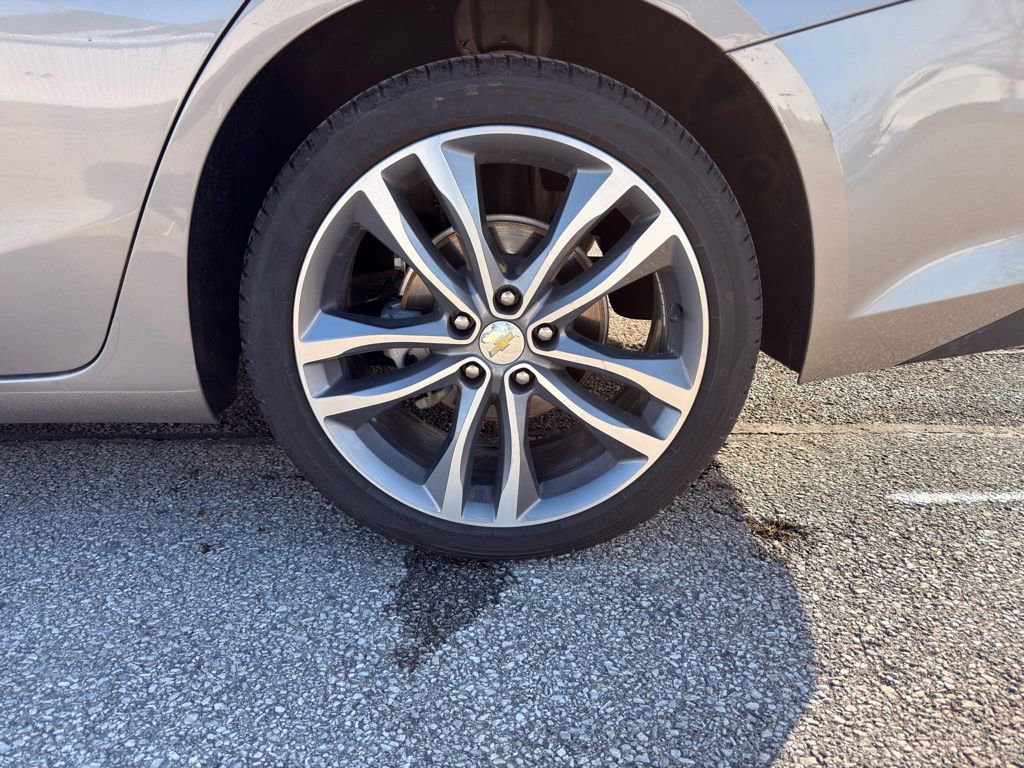 Used 2024 Chevrolet Malibu LT image 19